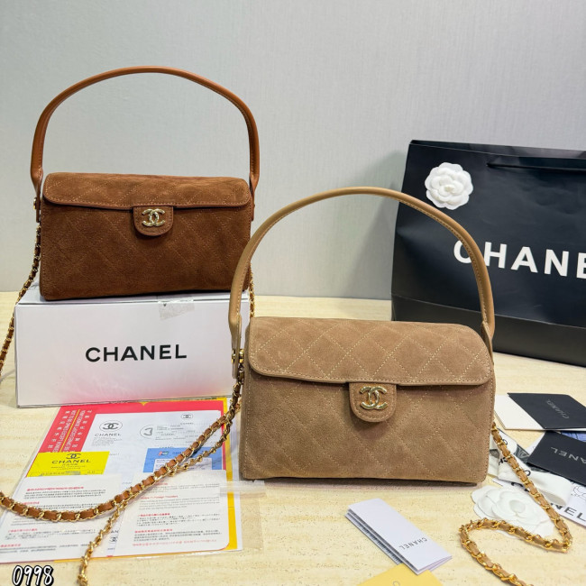 Chanel Shoulder Bag 185 DB562 23cm