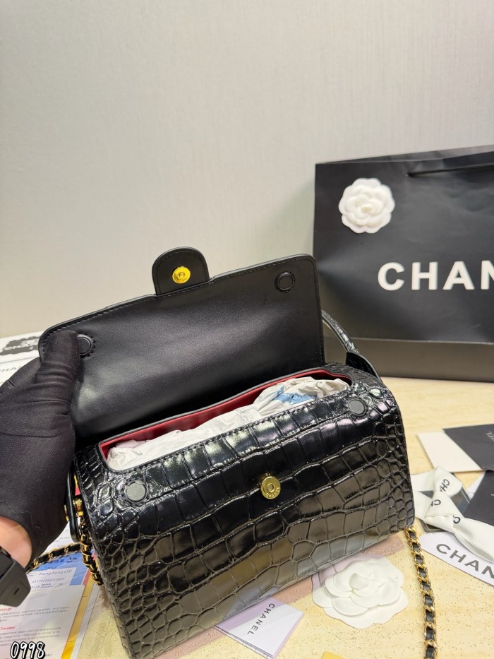 Chanel Shoulder Bag 186 DB562 23cm