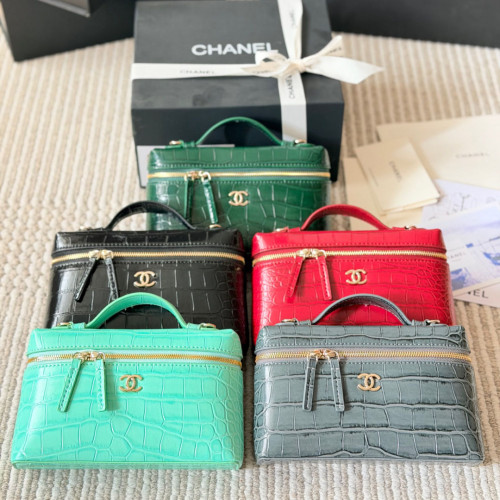 Chanel Shoulder Bag 202 DB091 19cm