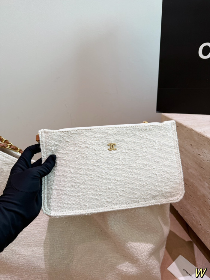 Chanel Tote Bag 192 DB522 42cm