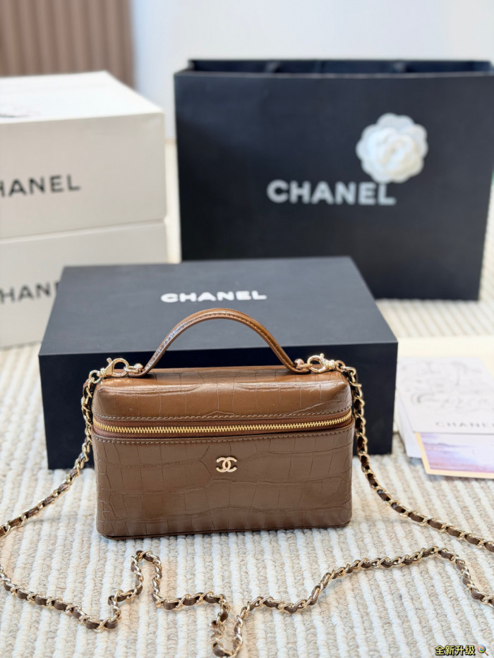 Chanel Shoulder Bag 203 DB071 19cm