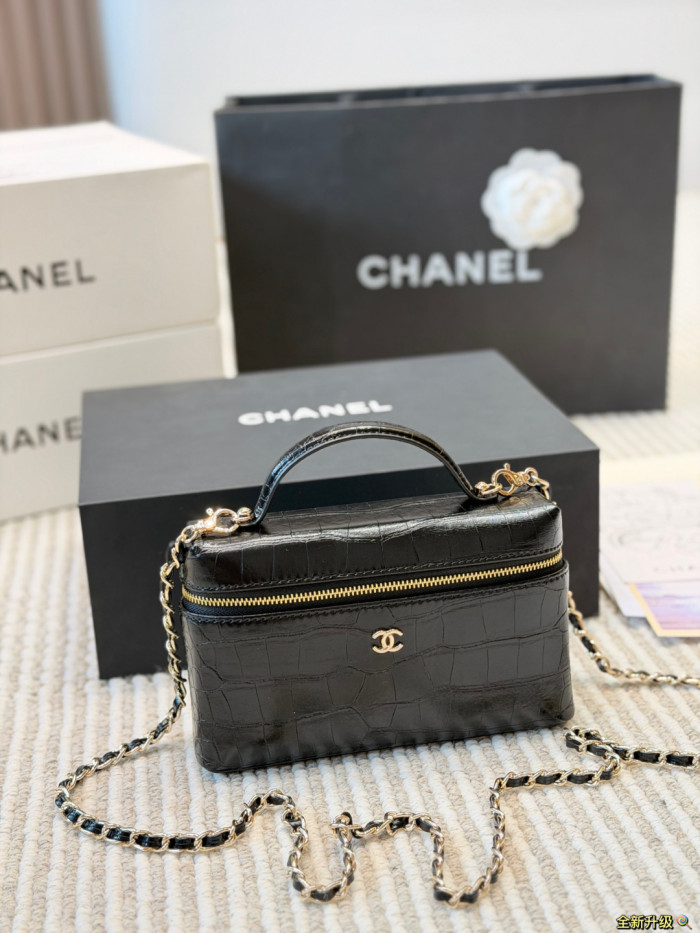 Chanel Shoulder Bag 203 DB071 19cm