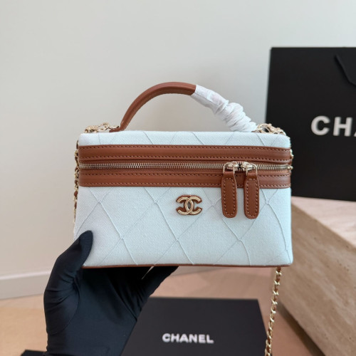 Chanel Shoulder Bag 191 DB581 19cm