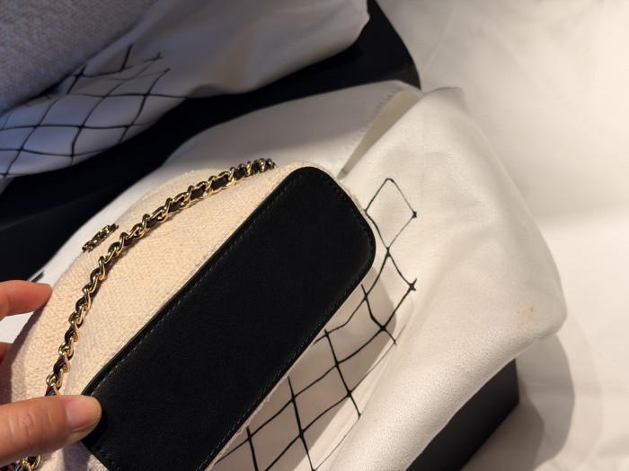 Chanel Shoulder Bag 195 DB571 15cm