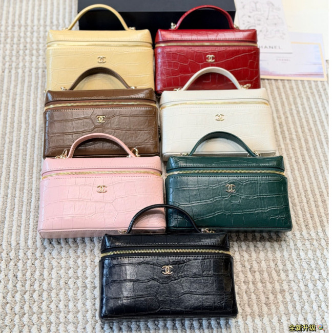 Chanel Shoulder Bag 203 DB071 19cm