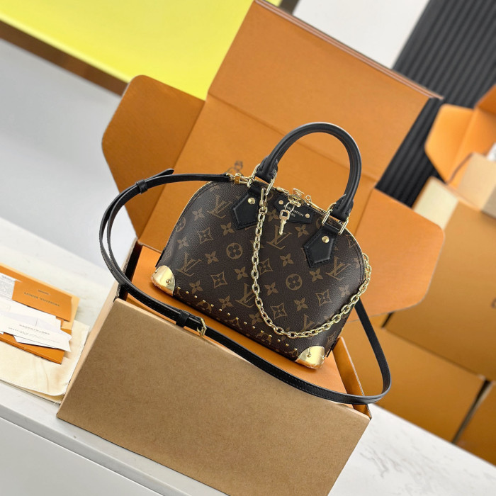 LV Alma Trunk BB Bag M26084 HH0701 22cm