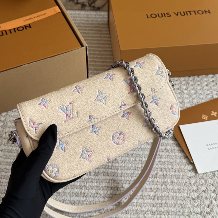 LV Ivy Wallet On Chain Bag 391 DB081 20cm
