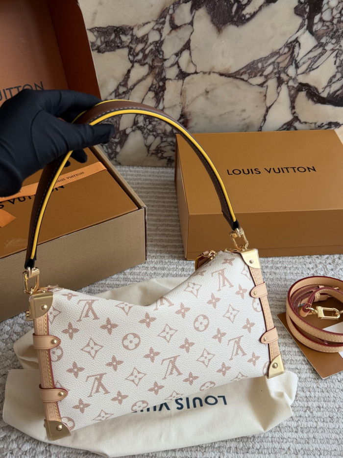 LV Side Trunk Bag 390 DB052 28cm