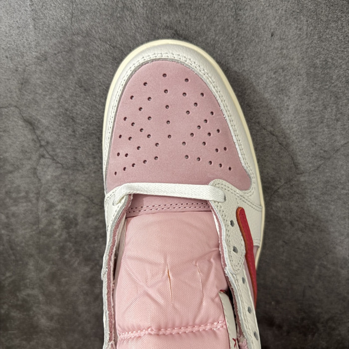 Travis Scott x Air Jordan 1 IQ7604-101 HL042