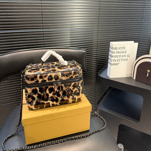 Christian Louboutin Shoulder Bag 9132 DB571 20cm