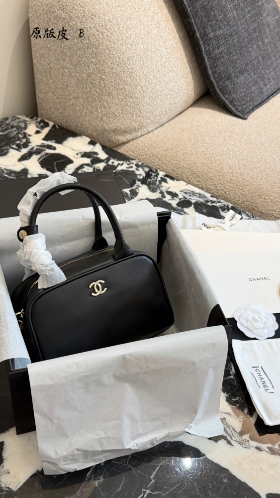 Chanel Shoulder Bag 211 DB552 21cm