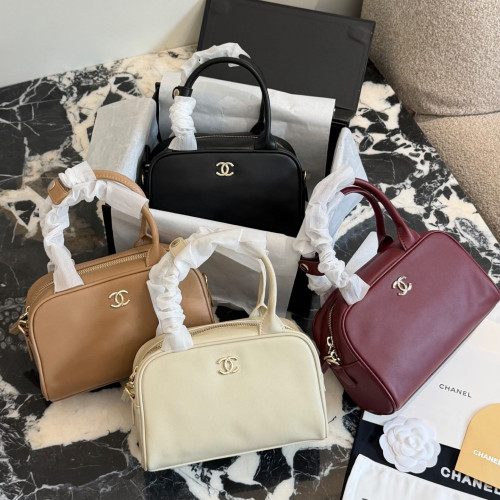 Chanel Shoulder Bag 211 DB552 21cm