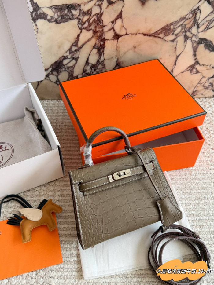 Hermes Mini Kelly Bag 024 DB562 19cm