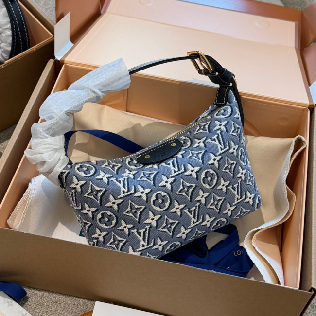 LV Pochette Hills Bag 407 DB502 17cm