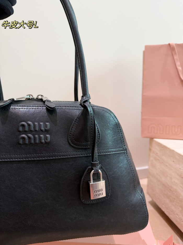 Miu Miu Vivant Bag 039 DB572 39cm