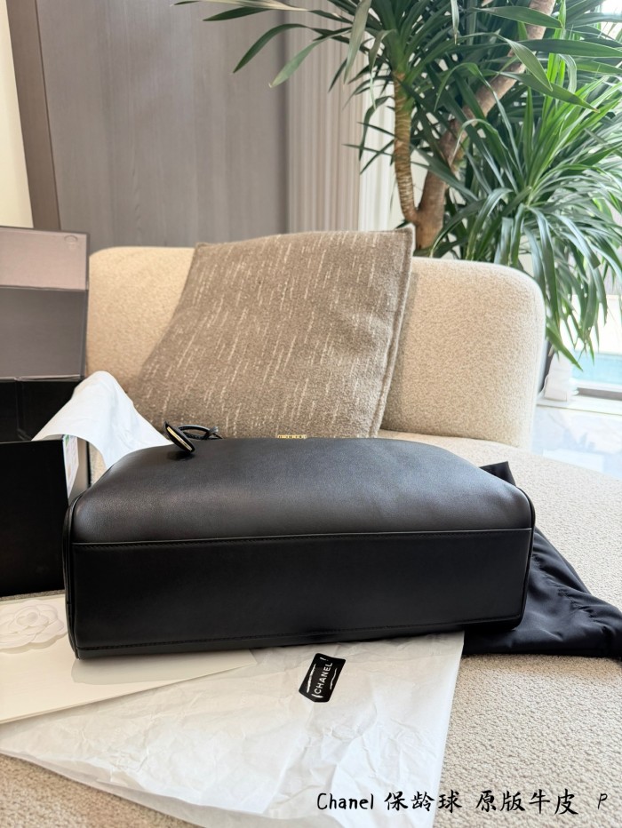 Chanel Shoulder Bag 210 DB003 35cm