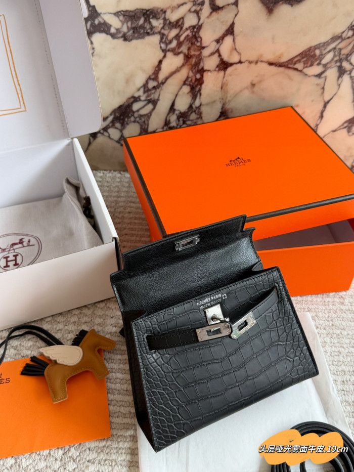 Hermes Mini Kelly Bag 024 DB562 19cm