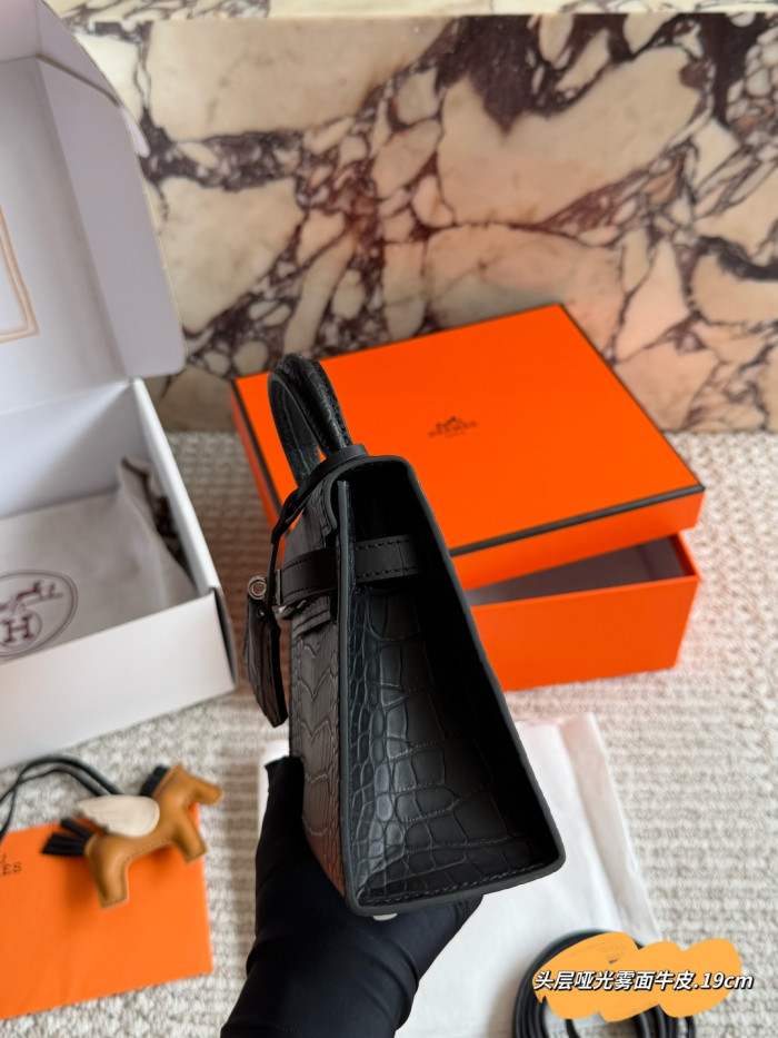 Hermes Mini Kelly Bag 024 DB562 19cm