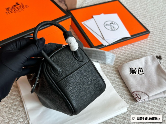 Hermes Mini Lindy Bag 028 DB552 19cm