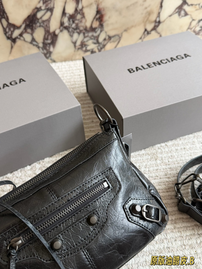 Balenciaga Shoulder Bag 015 DB502 24cm