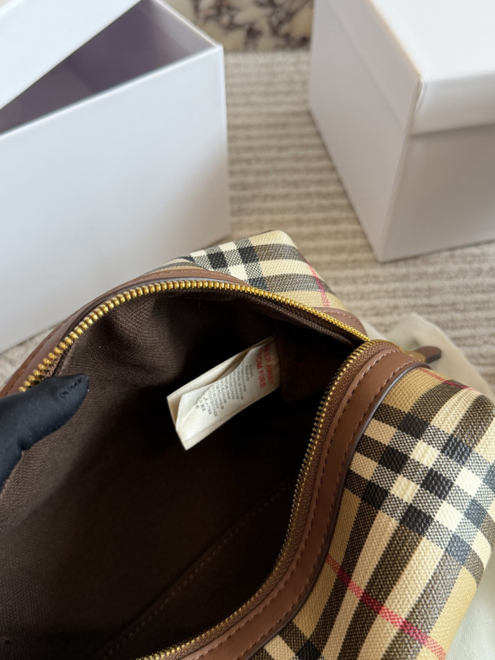 Burberry Vanity Bag 023 DB571 24cm