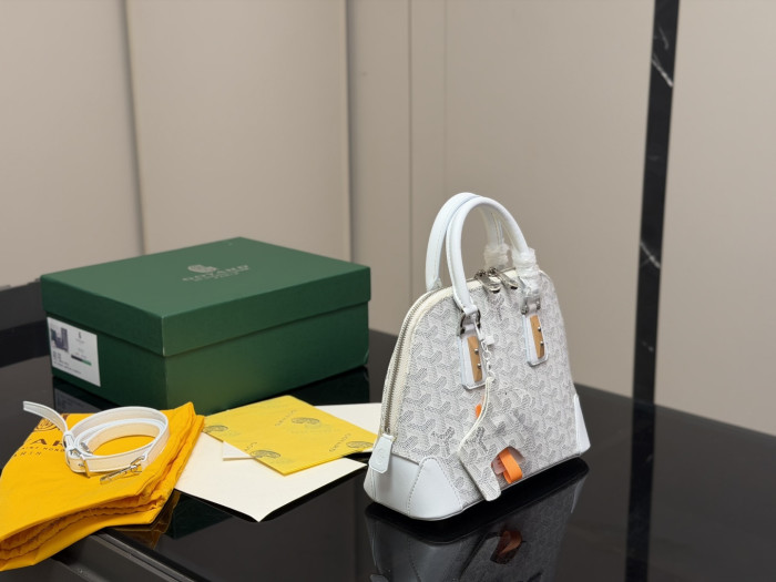 Goyard Shoulder Bag 016 DB012 23cm