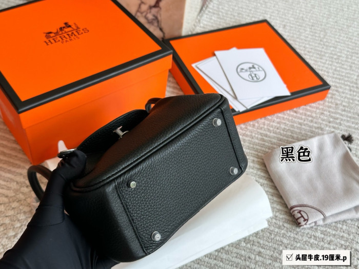 Hermes Mini Lindy Bag 028 DB552 19cm