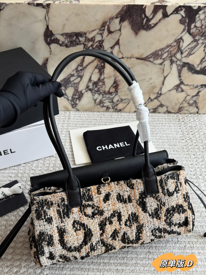 Chanel Shoulder Bag 214 DB542 30cm