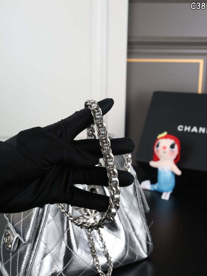 Chanel Bucket Bag 215 DB542-552 22-25cm