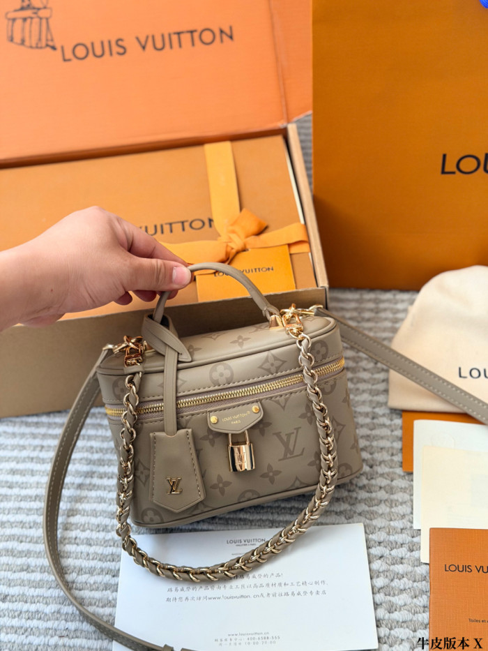 LV Vanity Pouch Bag 416 DB591 19cm