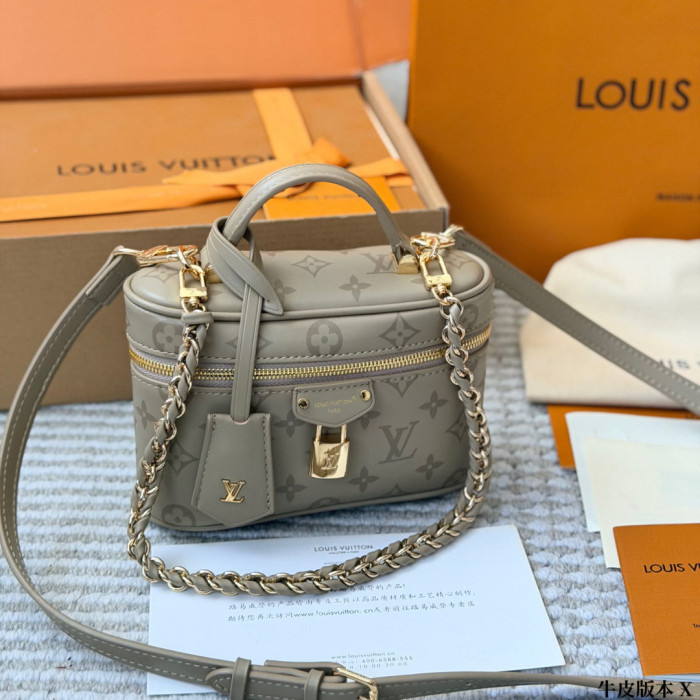 LV Vanity Pouch Bag 416 DB591 19cm