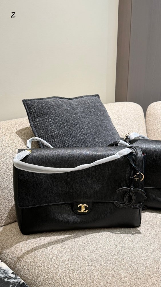 Chanel Shoulder Bag 226 DB592 38cm