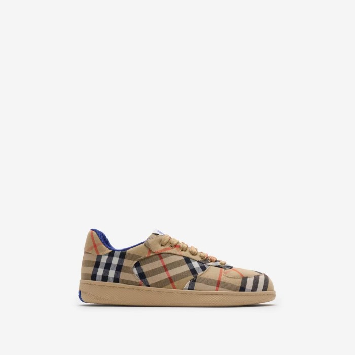 Burberry Casual shoes 015 HL042