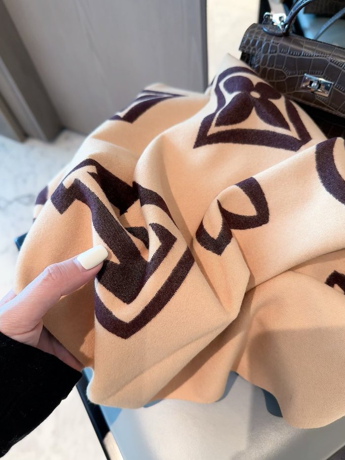 LV Scarf 008 180*60cm