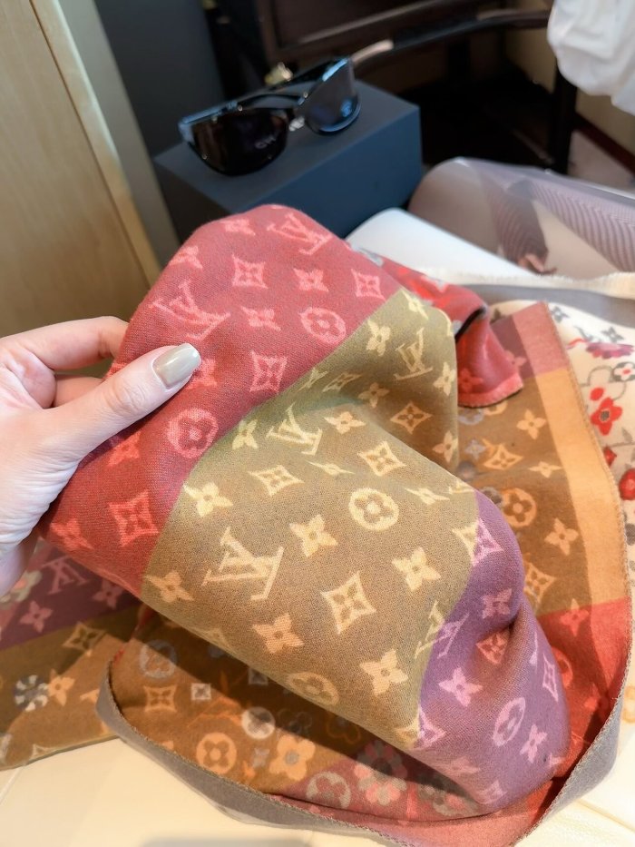 LV Scarf 005 180*60cm