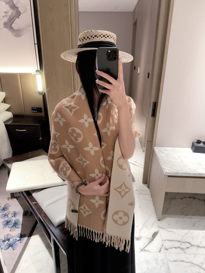 LV Scarf 004 180*60cm