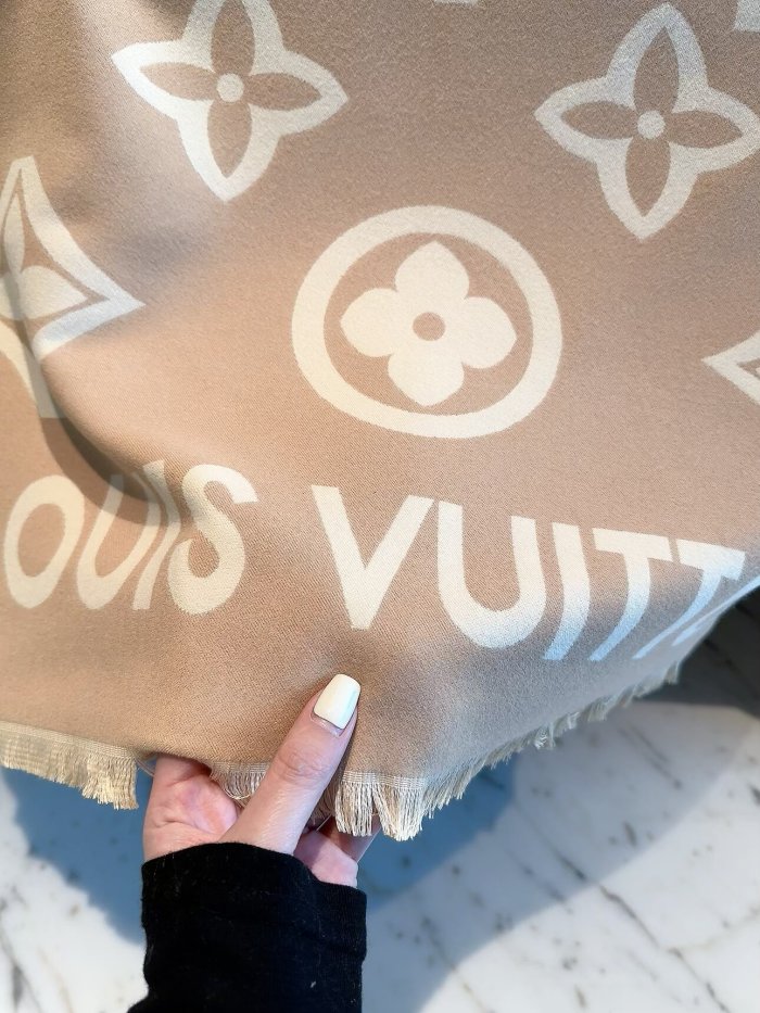LV Scarf 008 180*60cm