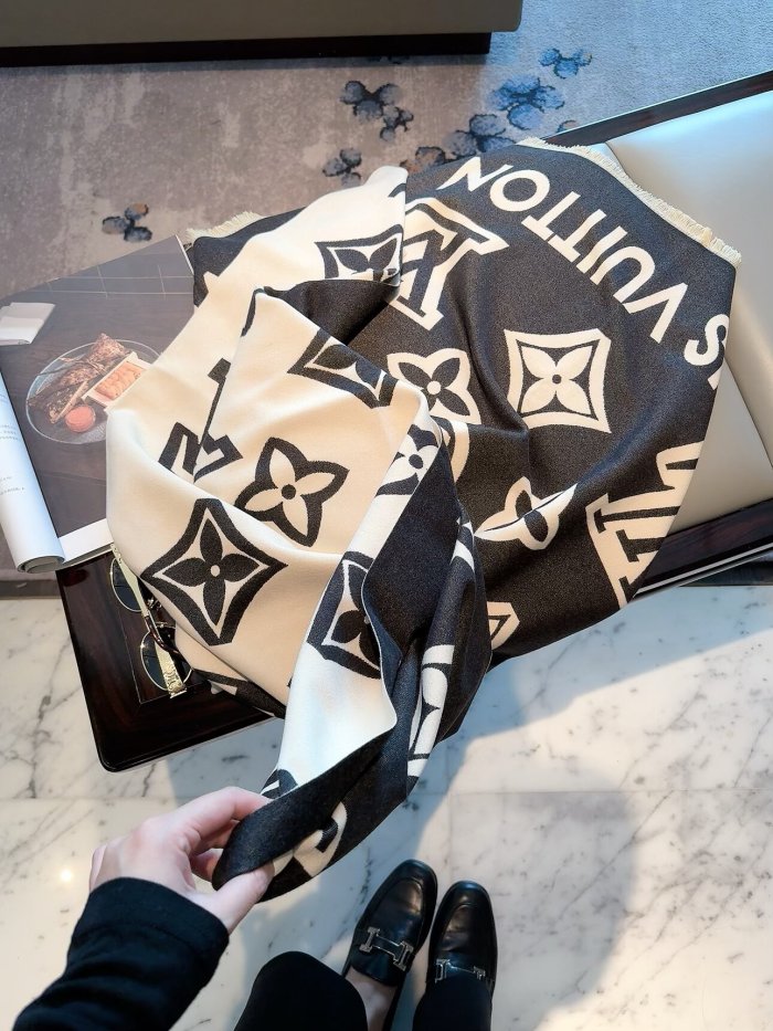 LV Scarf 008 180*60cm