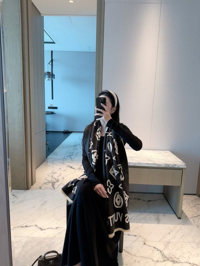 LV Scarf 008 180*60cm
