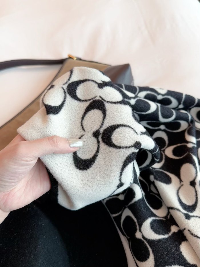 Coach Scarf 002 180*60cm