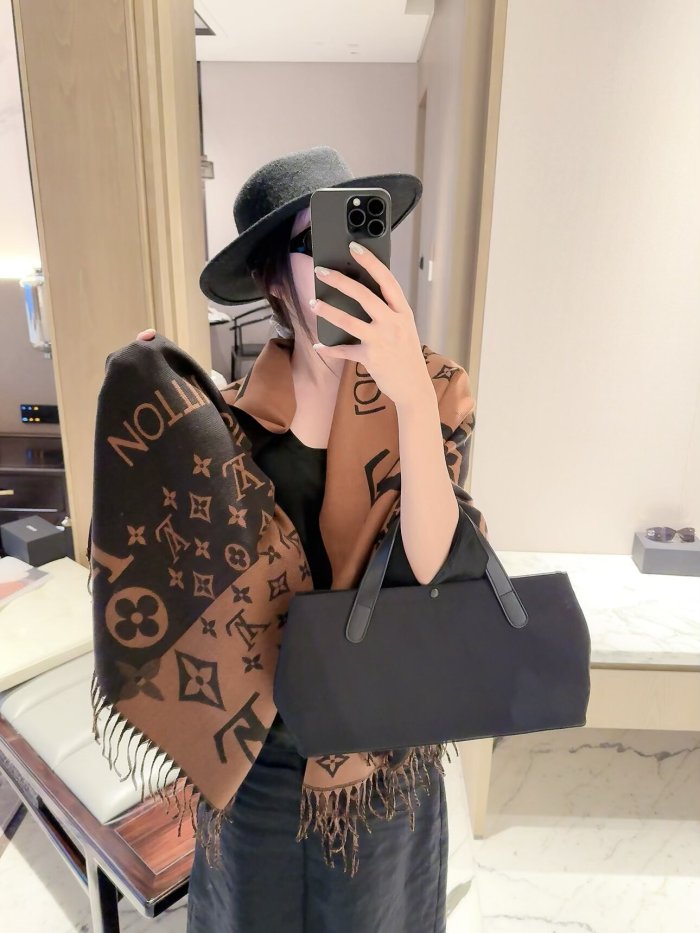 LV Scarf 003 180*60cm