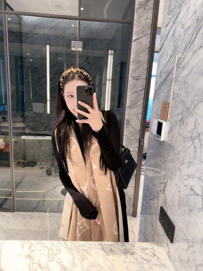 LV Scarf 010 180*60cm