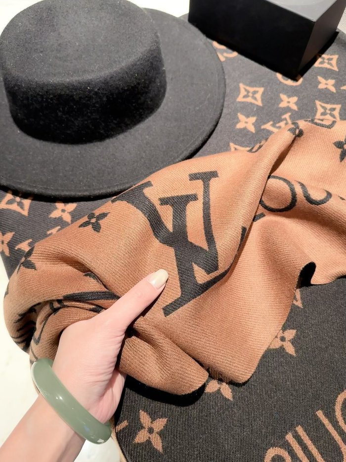 LV Scarf 003 180*60cm