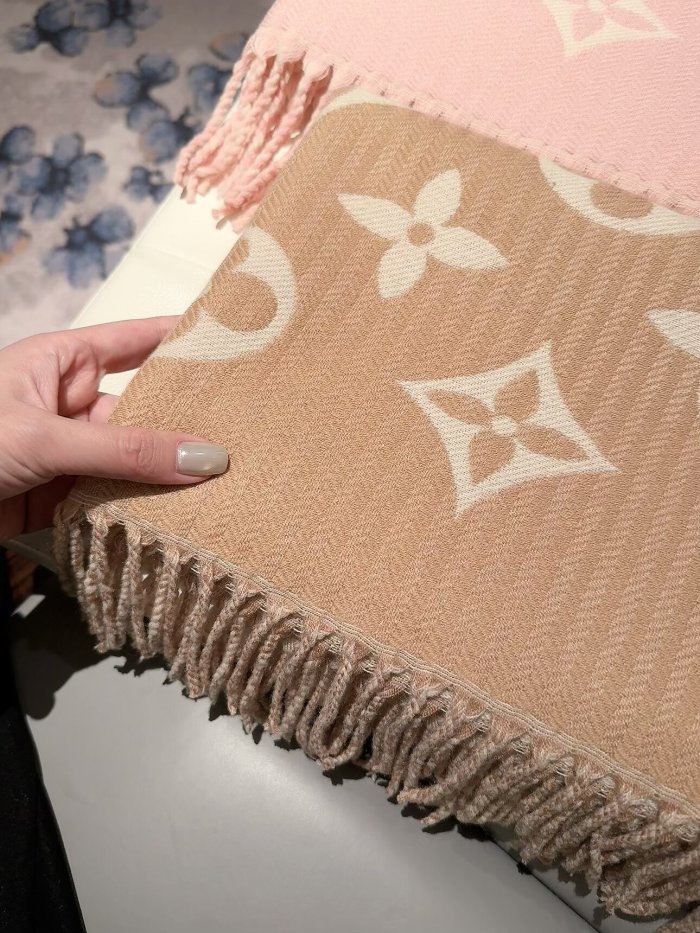 LV Scarf 004 180*60cm