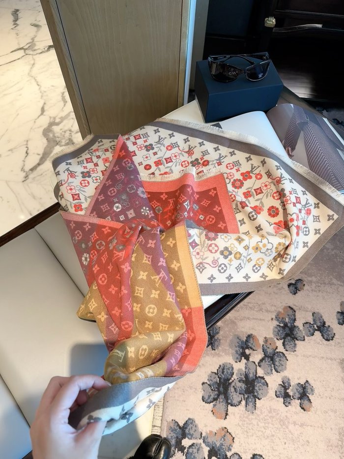 LV Scarf 005 180*60cm