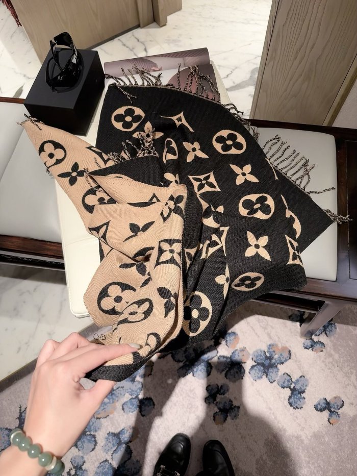 LV Scarf 004 180*60cm