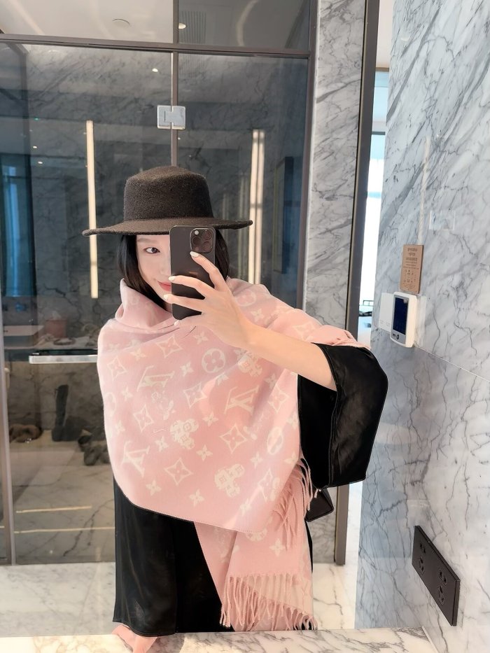 LV Scarf 015 180*60cm