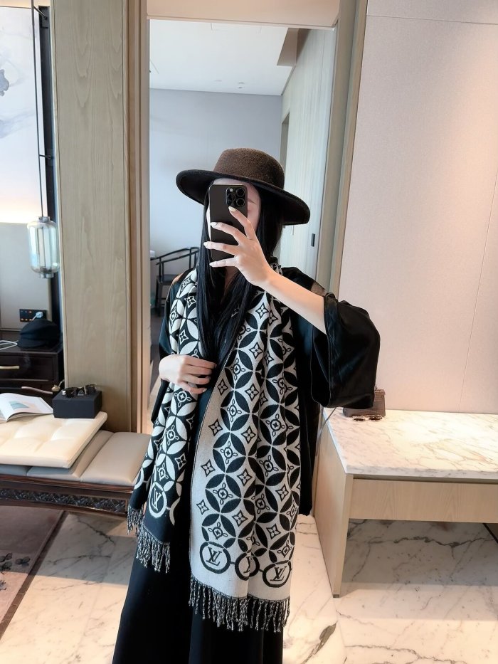 LV Scarf 017 180*60cm