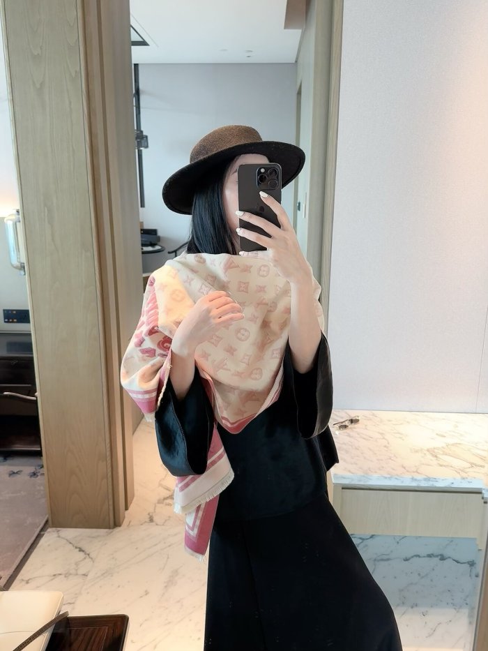 LV Scarf 013 180*60cm