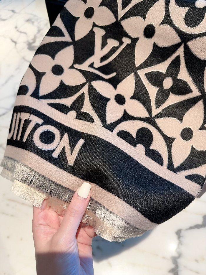 LV Scarf 011 180*60cm
